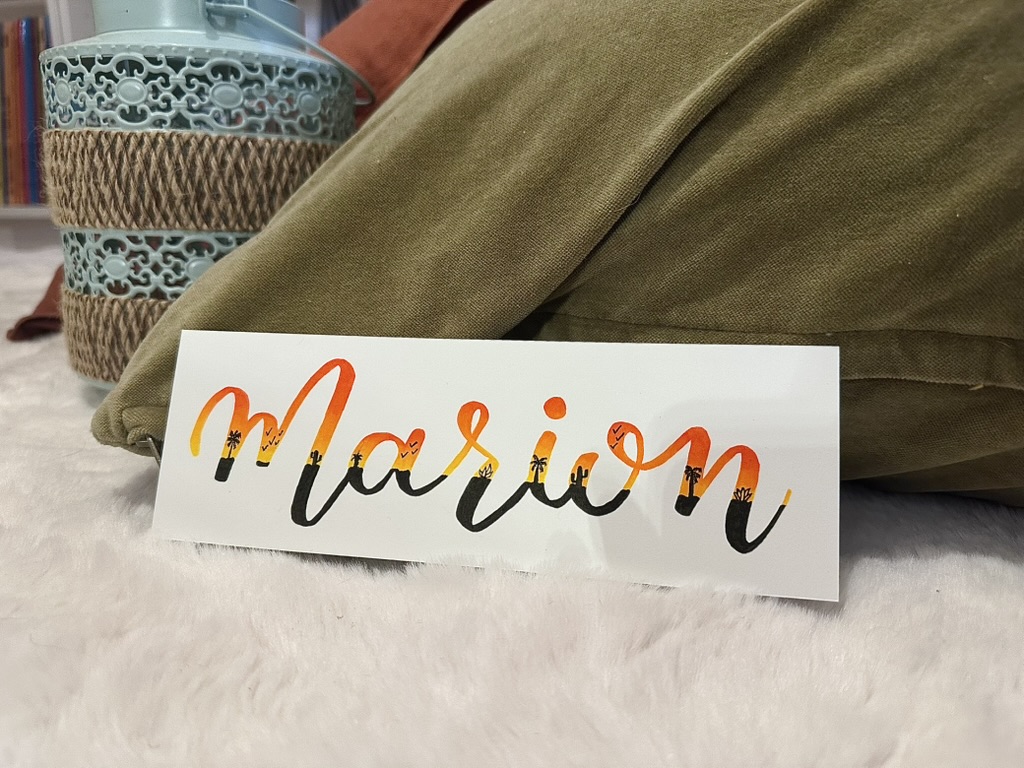 Papeterie personnalisée fait-main avec prénom en lettering coucher de soleil