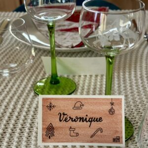 Marque-place fait main et personnalisé – Doodles de Noël