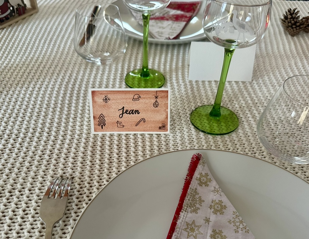 Marque-place fait main et personnalisé - Doodles de Noël – Image 2