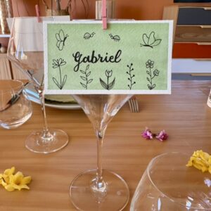 Marque-place fait main et personnalisé – Doodles de printemps