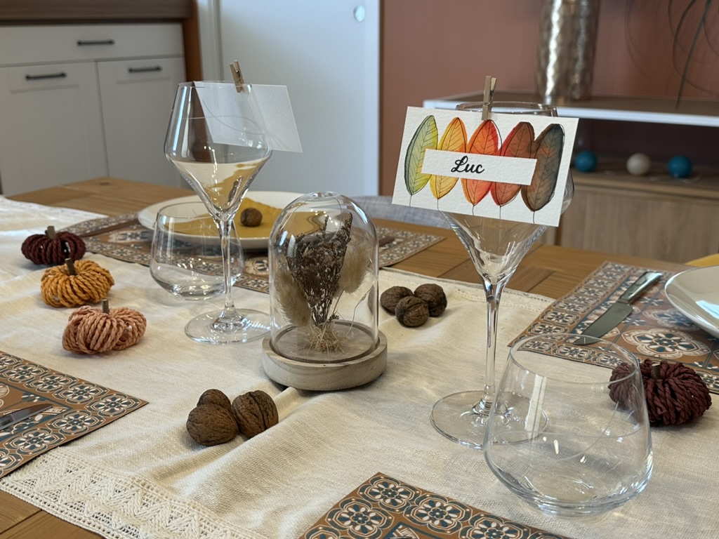 Marque-place fait main et personnalisé - Feuilles d’automne – Image 3