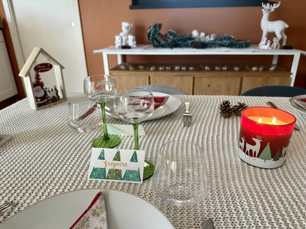 Marque-place fait main et personnalisé - Sapins de Noël – Image 5