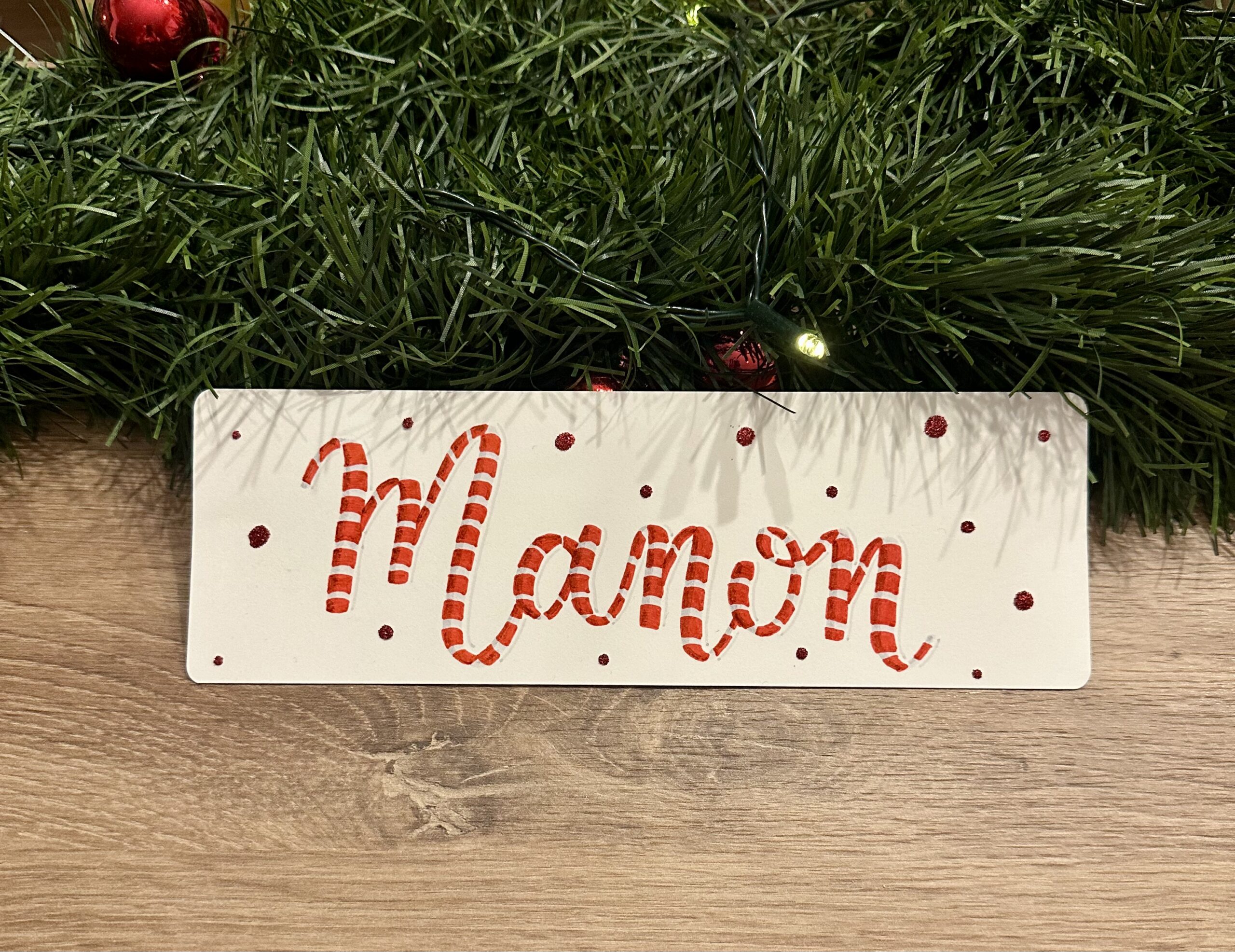 Marque-page personnalisé fait-main avec lettering et illustration