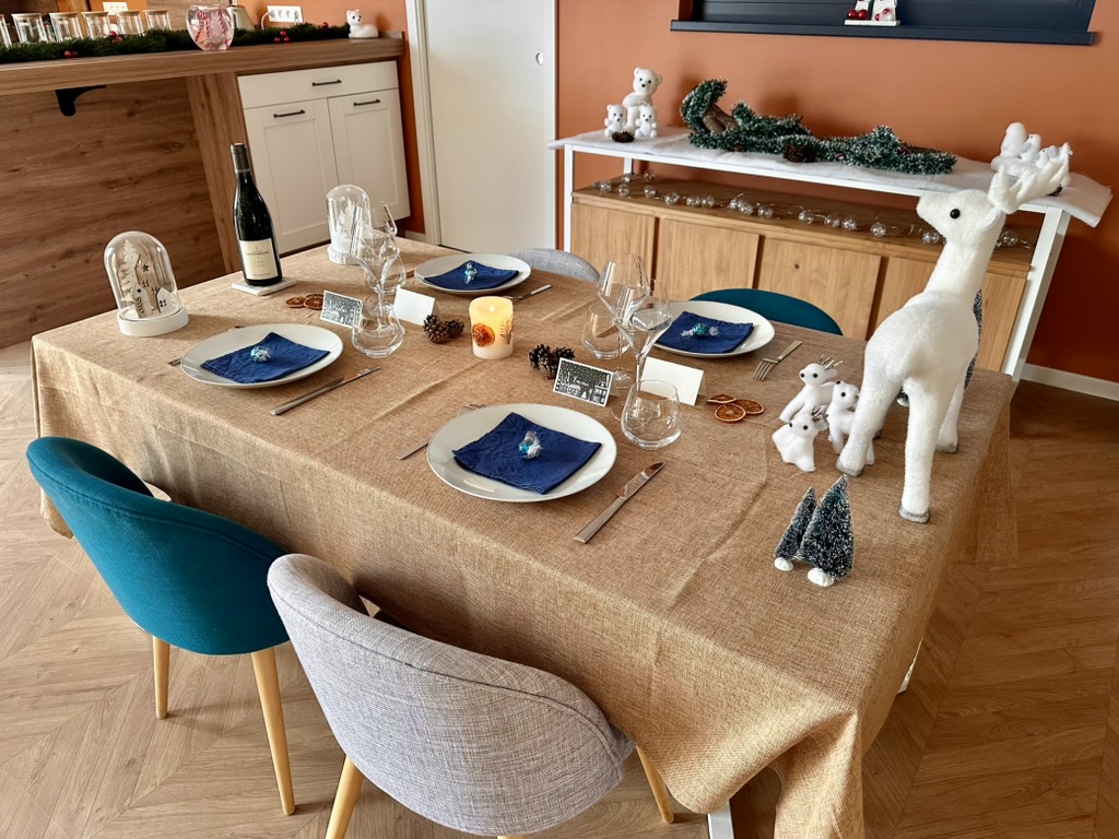 Marque-place fait main et personnalisé - Village sous la neige – Image 10